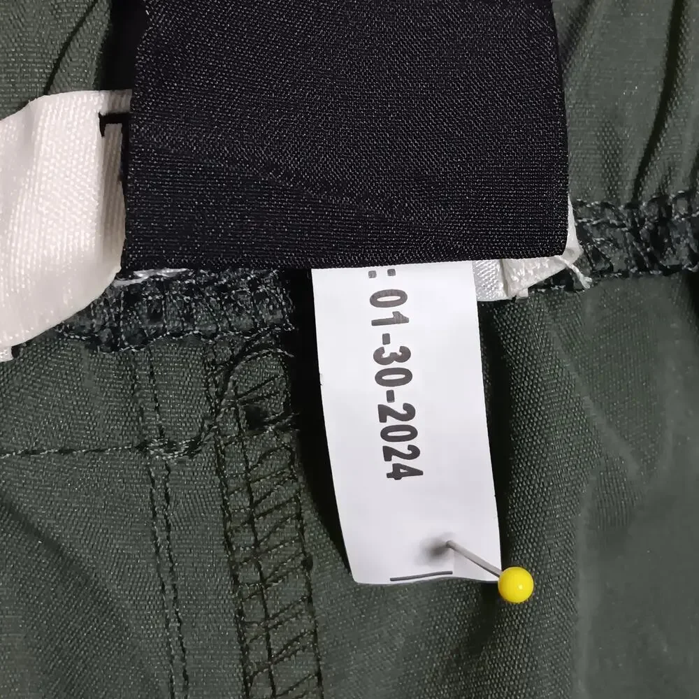 Thrill Olive Green Shorts Size 1X Zip and Button Elastic Waist Sides and Pockets